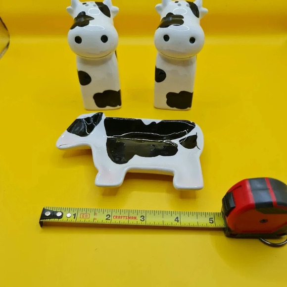 Cow Salt & Pepper Shaker Spoon Rest Dish American Atelier Young's Inc NEW - Picture 4 of 4